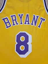 Load image into Gallery viewer, Vintage Mens Champion Los Angeles Lakers Kobe Bryant #8 Jersey Size 40-Gold
