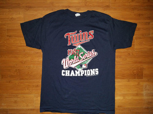 Vintage Mens Champion Minnesota Twins 1987 World Series Champions Tshirt Size XL-Navy Blue