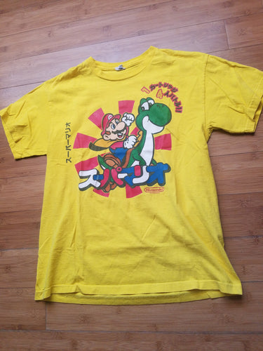 Mens 2008 Nintendo Super Mario Bros. Tshirt Size Medium-Yellow