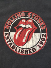 Load image into Gallery viewer, Mens 2004 Rolling Rolling Stones Tshirt Size Large-Black 