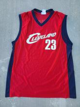 Load image into Gallery viewer, Vintage Mens NBA Cleveland Cavaliers Lebron James Jersey Size XL-Red