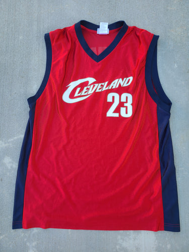 Vintage Mens NBA Cleveland Cavaliers Lebron James Jersey Size XL-Red